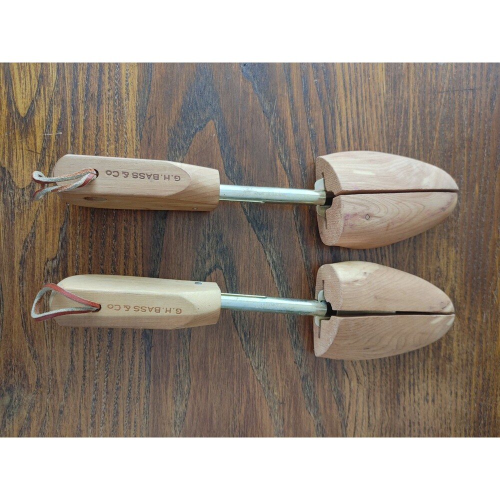 G.H. Bass & Co ~ Shoe Tree Co Wooden Cedar Forms Men's Size Medium EC